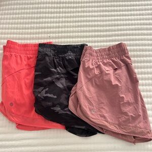 Athleta Mesh Racer Run Mid Rise 4 Shorts